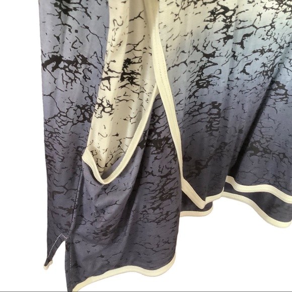 Sleeveless top with pockets - Picture 5 of 11